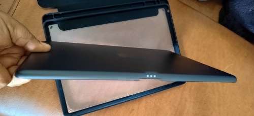 IPad 8th gen 32gb wifi very clean condition