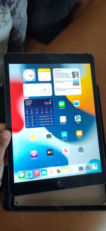 IPad 8th gen 32gb wifi very clean condition