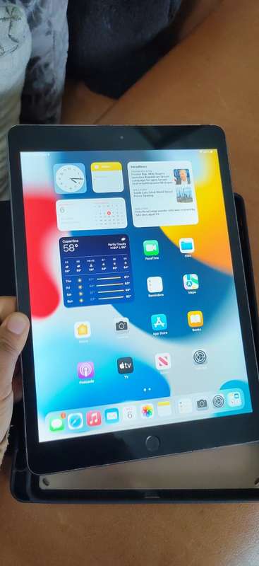 IPad 8th gen 32gb wifi very clean condition