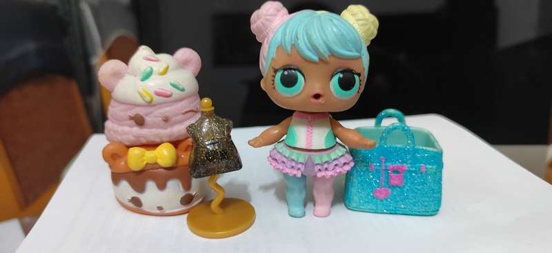 LOL SURPRISE DOLL - BIG SISTER  - GENUINE LOL