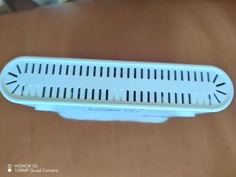 CPE 2000 4G Router (It take a SIM CARD)