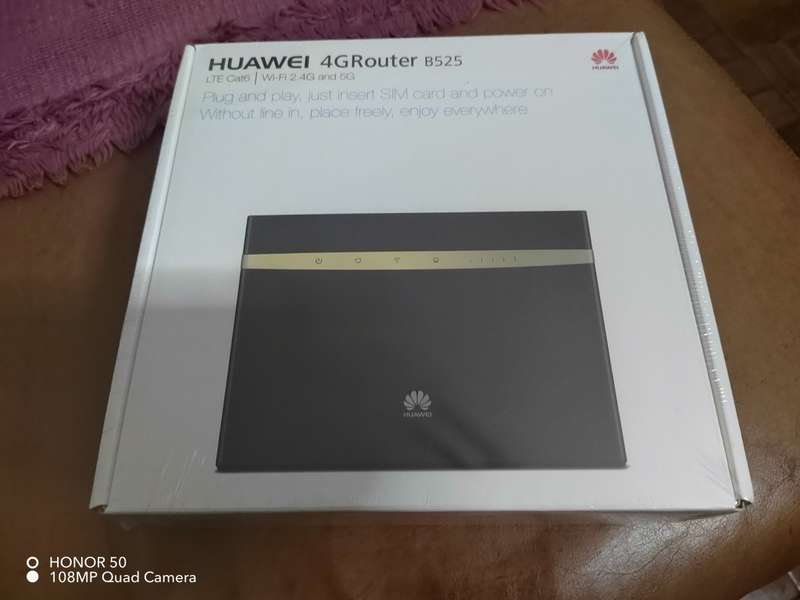 Huawei 4G/5G Router model B525s 65a (It take a SIM CARD) up to 64  SEALED