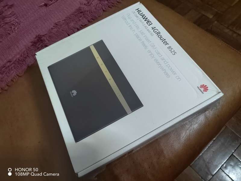 Huawei 4G/5G Router model B525s 65a (It take a SIM CARD) up to 64  SEALED