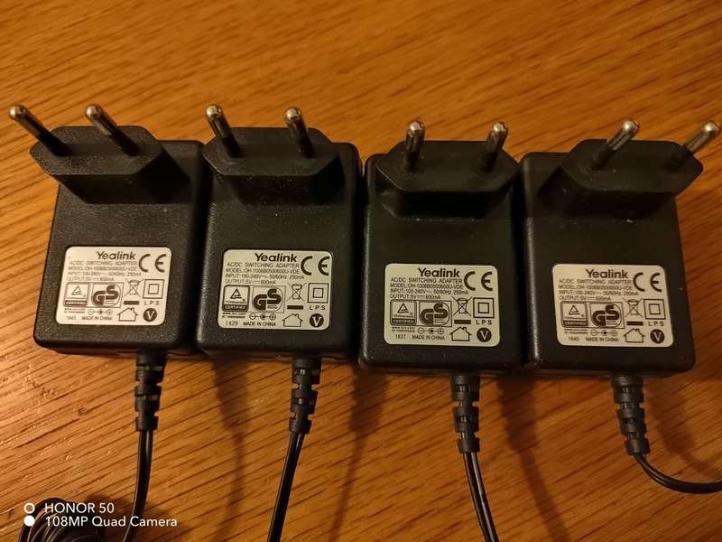 Yealink original 5V 600mA univesal power supply