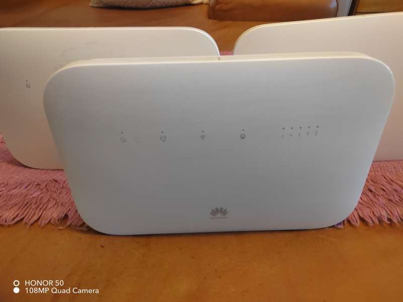Huawei B612-233 4G Lte router (It take a SIM CARD)