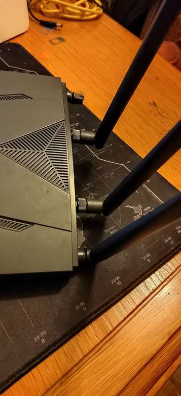 D-LINK DWR-956M 4G LTe router (It take a sim card)