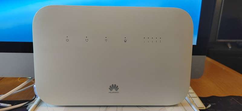 Huawei B612-233 4G Lte router (It take a SIM CARD)