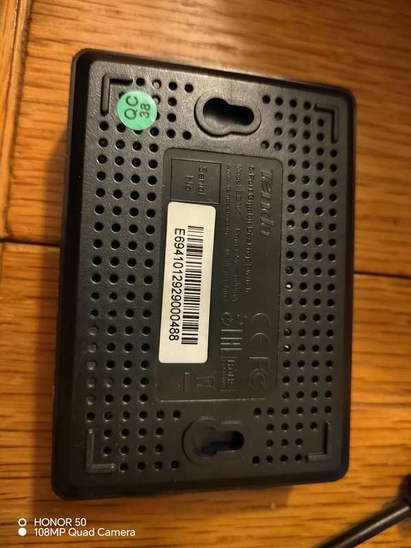 TENDA SG105   5-Port Gigabit Desktop Switch
