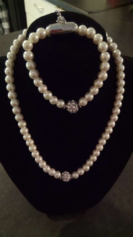 Pearl & diamante necklace with Bracelet