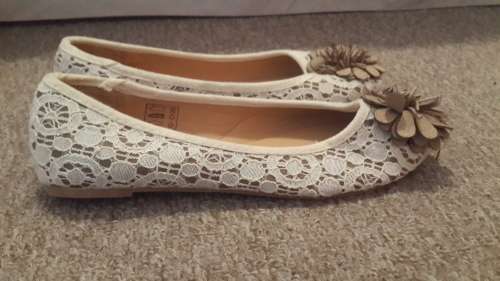 Lace pumps