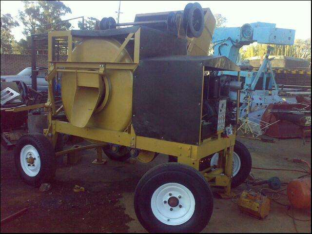 DEUTZ 2 CYLINDER DIESEL CONCRETE MIXER