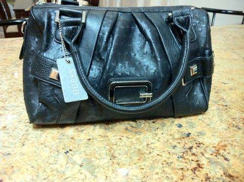 ***GUESS HANDBAG - FREE INSURANCE!!!***