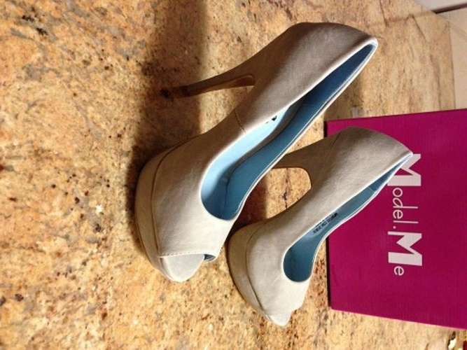 ***Grey Brush Nubuck Heels -Size 5 - HOT Bargain!!!***