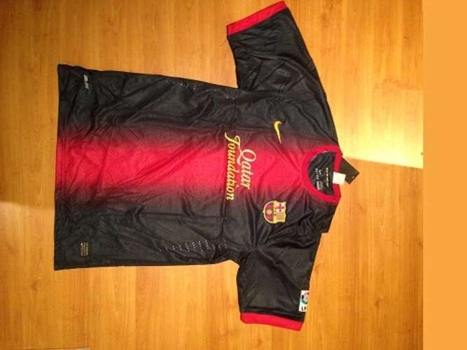 ***Barcelona Supporters Jersey- UNBELIEVABLY LOW Start Auction - HOT Bargain!!!***