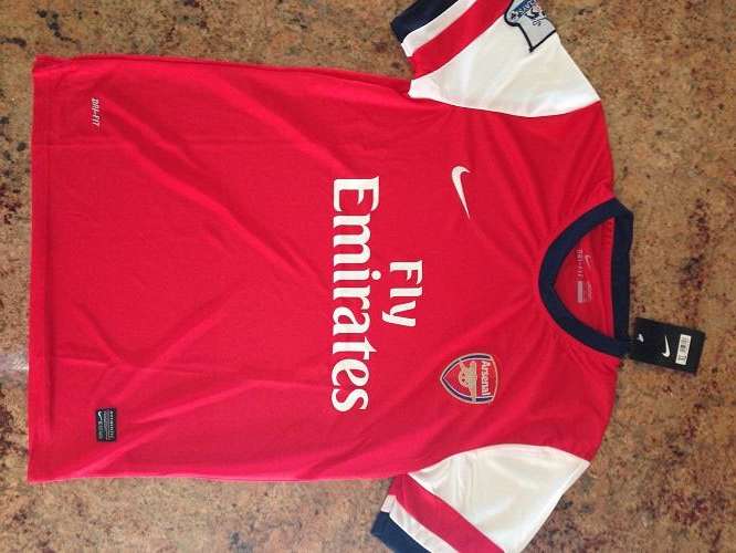 ***Arsenal Supporters Jersey - Size Small - HOT Bargain!!!***
