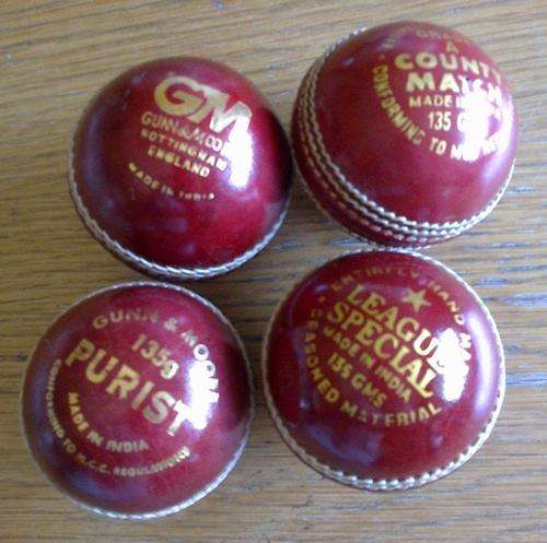 YOUNG CRICKETER SPECIAL! - 4 x 135gr Cricket Balls on sale!!! One bid takes the lot!! Value R320,00.
