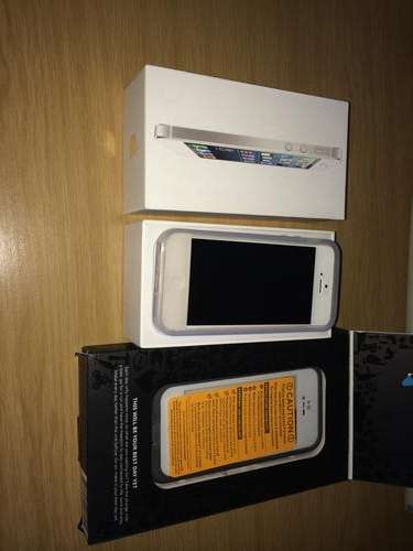 ***LATE ENTRY*** AWESOME APPLE IPHONE 5 32GB WHITE LOCAL STOCK BOXED