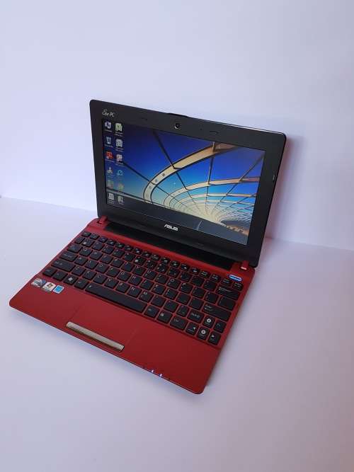 Asus Eee PCx101CH Netbook Red plus Laptop bag (Priced Reduced!)