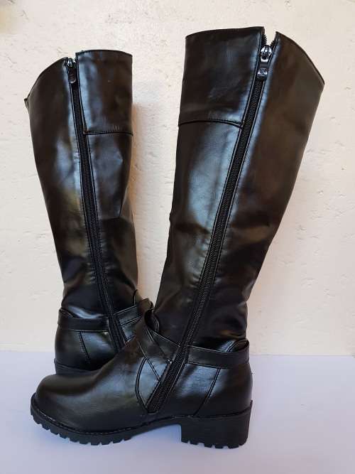Ladies Boots Black Size 35 UK 3