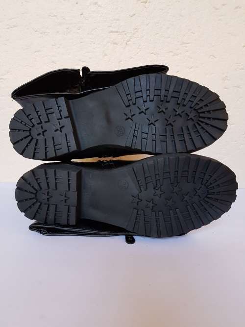 Ladies Boots Black Size 35 UK 3