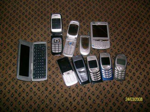 lot of 10 fones