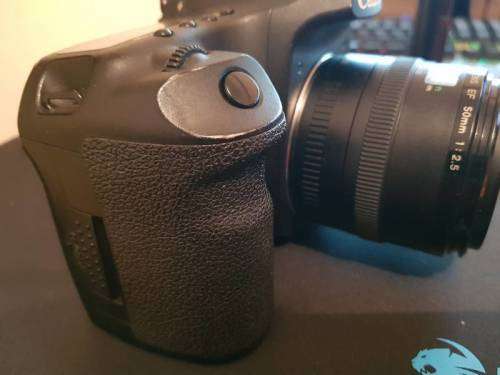 Canon 50D Dslr Body + Battery + Charger + memory card
