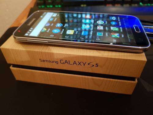Samsung Galaxy S5 16gb - Mint Condition