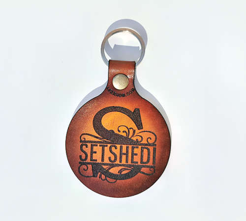 1 Veg tanned Keyring With your name or surname 3 styles to choose from (Personalized)