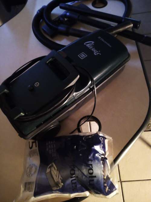 ELECTROLUX VACCUM CLEANER