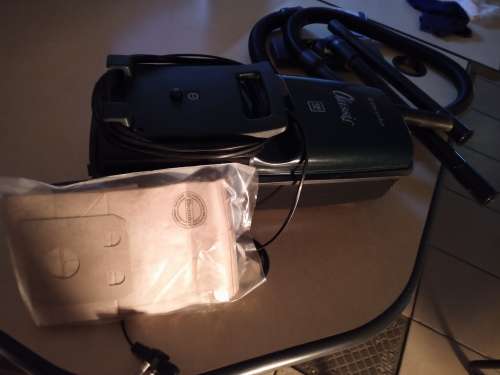 ELECTROLUX VACCUM CLEANER