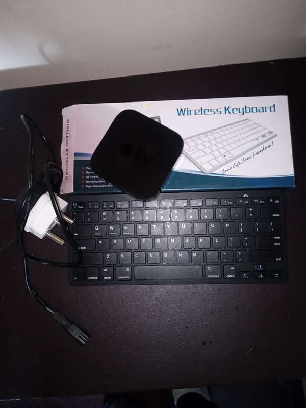 APPLE TV WITH BLUETOOTH KEYBOARD
