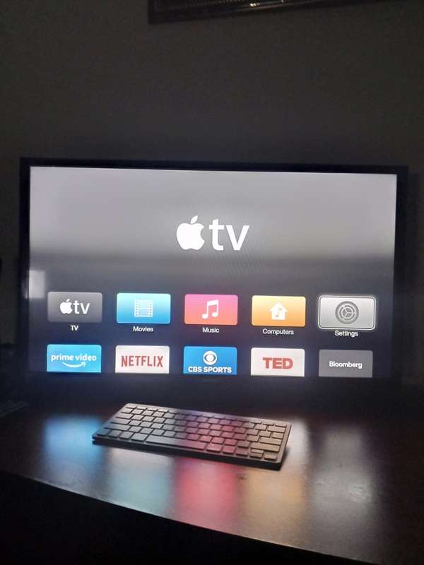 APPLE TV WITH BLUETOOTH KEYBOARD