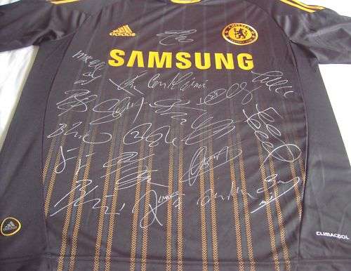 NEW!! TEAM SIGNED CHELSEA F.C AWAY FOOTBALL SHIRT + COA