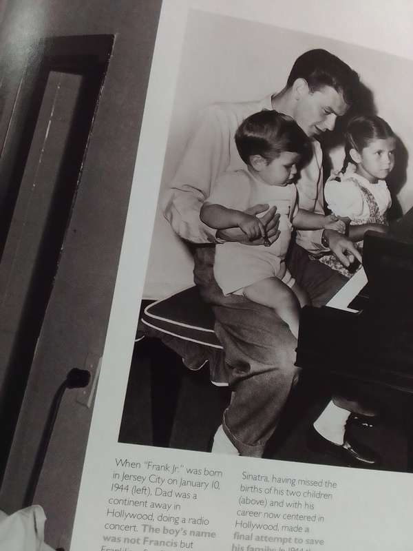 Remembering Sinatra (Soft Cover) A Life In Pictures
