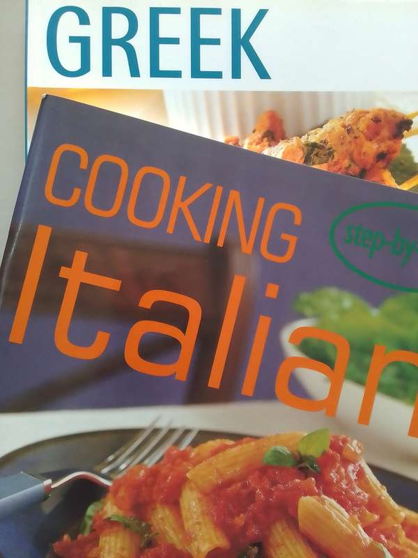 Greek & Italian (Soft Cover) Bundle of 2
