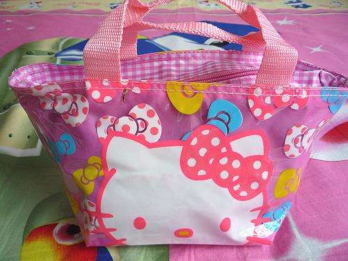 Pretty Hello Kitty Zipper Handbag with Shoulder straps
