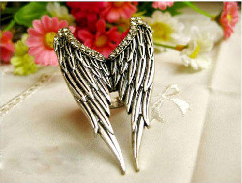 CRAZY RING SALE!! * Silver Tone & Diamante Angel Wings Adjustable Ring*