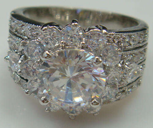 Gorgeous!! * 14k Solid White Gold Diamonique Wedding Engagement Ring Size 8 / Q *