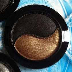 New 2 Color Shimmer Bronze & Black Eye Shadow Make up Palette 05