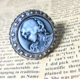 Vintage Collection * Ladies Queen Evening Adjustable Ring *