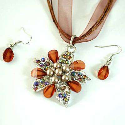 Stunning!! *Evening Prom Crystal Necklace & Earring Set*