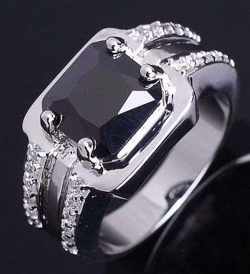 * Men's Black Sapphire 10KT White Gold Ring Size 8 / Q *