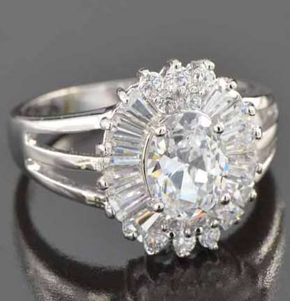 * Brilliant 9K White Gold CZ Ring Size 7 / O *
