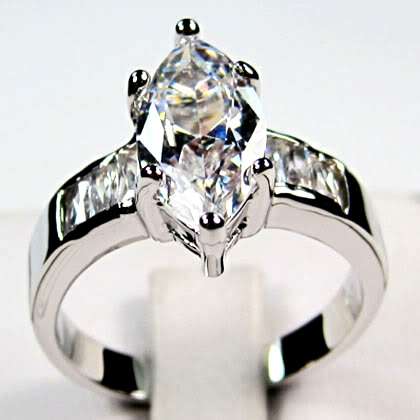 Flawless!! * 10KT White Gold White Sapphire Ring Size 8 / Q *