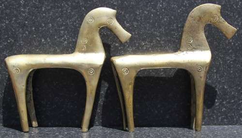 FOR PAMELA GREYLING - Set of 2 bronze Etruscan horses