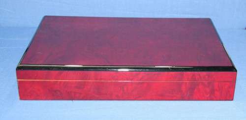 Rosewood high gloss Gentili cigar humidor.