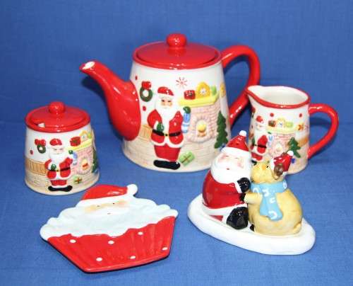 Christmas Teapot Set with Santa & Reindeer Salt & Pepper Shakers