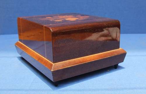 Vintage Musical Cigarette Box