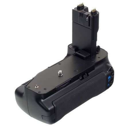 Commlite Compaq battery grip CP-E7 for Canon 7D