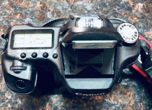 Canon EOS  450 D camera with lots of extras. See description.FREE CANON EOS 50 D CAMERA with Battery